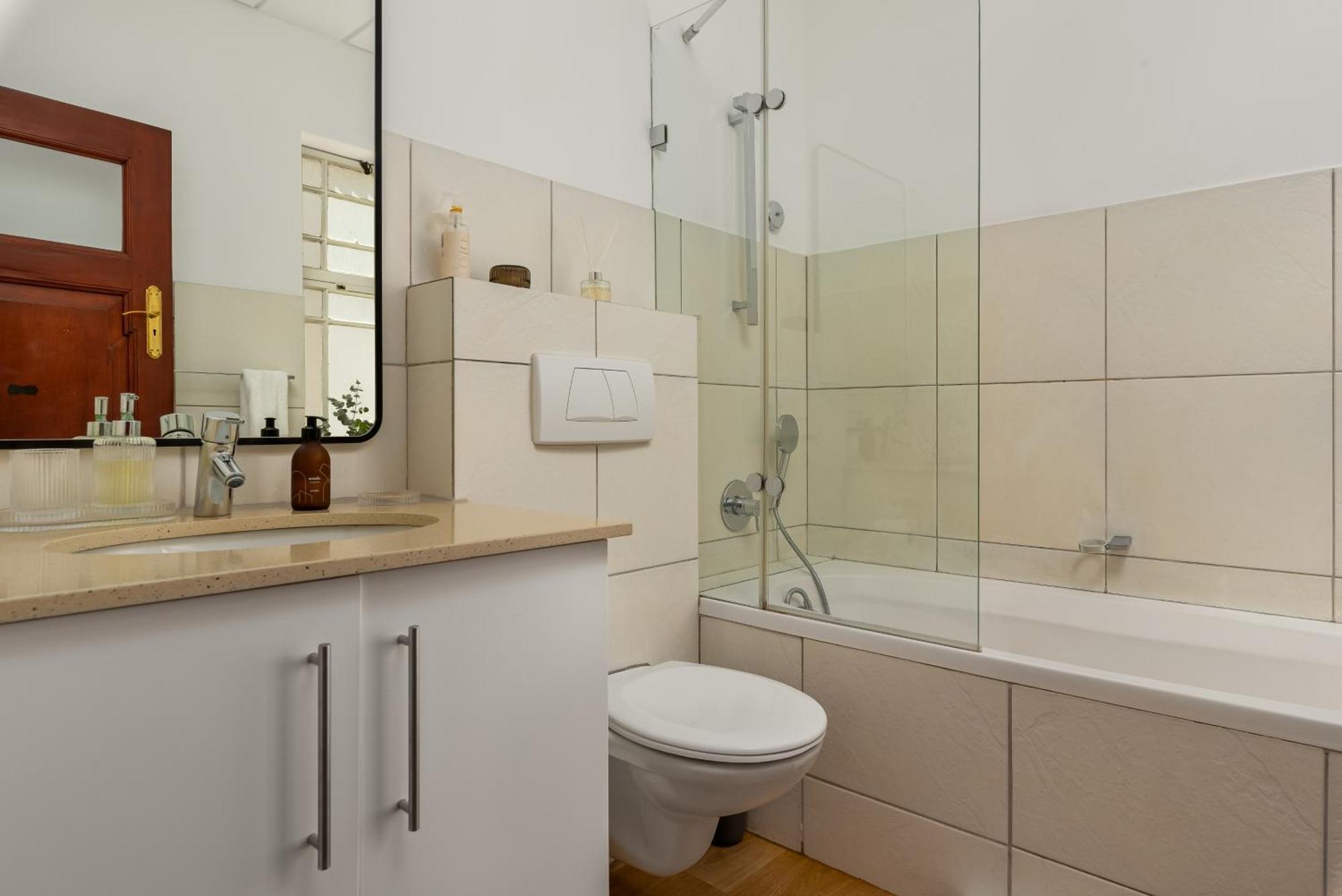 Apartment Market House 605